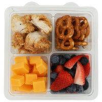Chicken Tender & Berry Snack Box - 9 Ounce